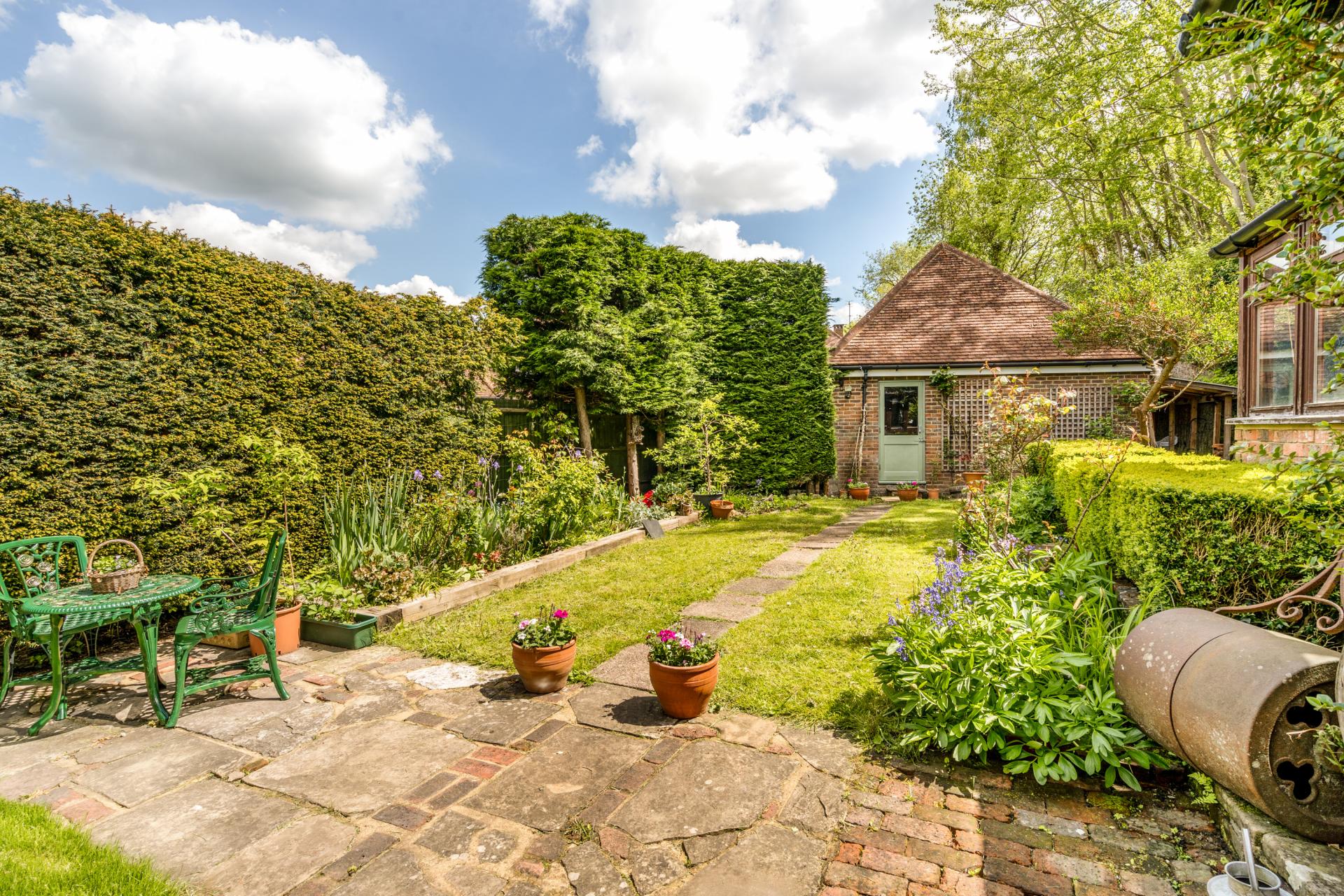 5 bedroom Detached House for sale in Old Oxted