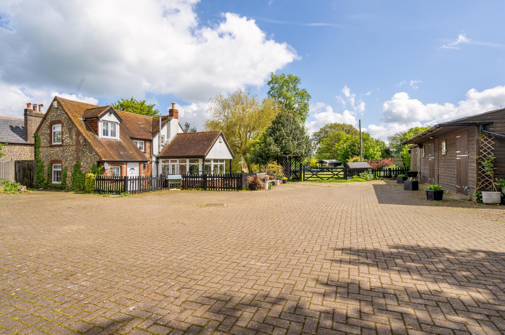 House With Land for sale with 4 bedrooms, Chelsham, Warlingham Fine