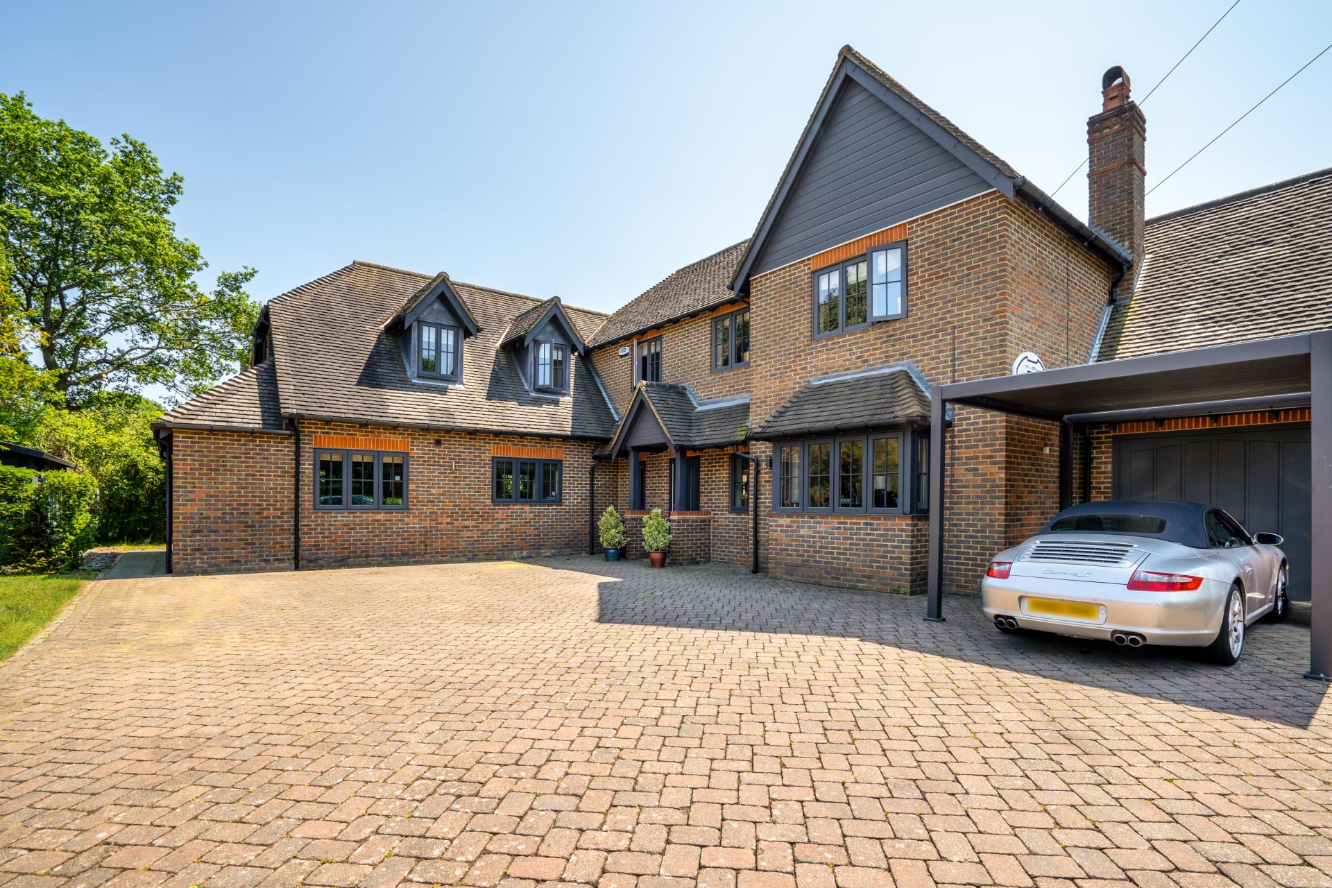 Detached House for sale with 5 bedrooms, Woldingham, Surrey Fine