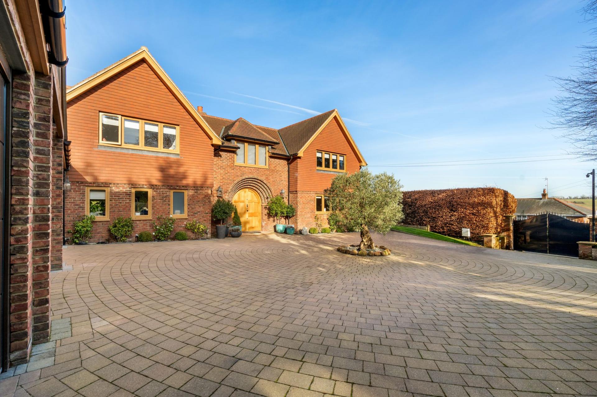 Detached House for sale with 4 bedrooms, Lunghurst Road, Woldingham