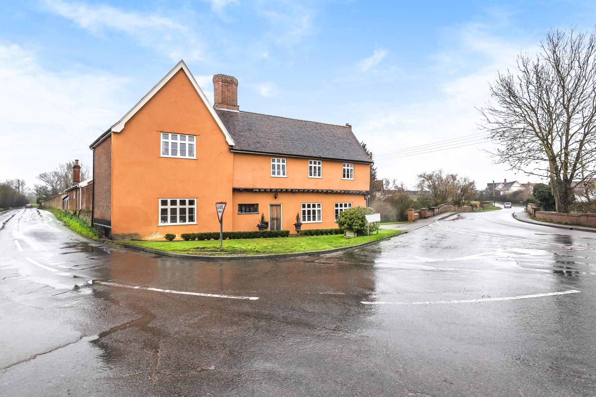 6 bedroom Detached House for sale in Ipswich