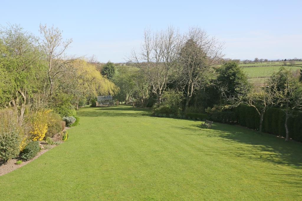 4 bedroom Detached House for sale in Leeds