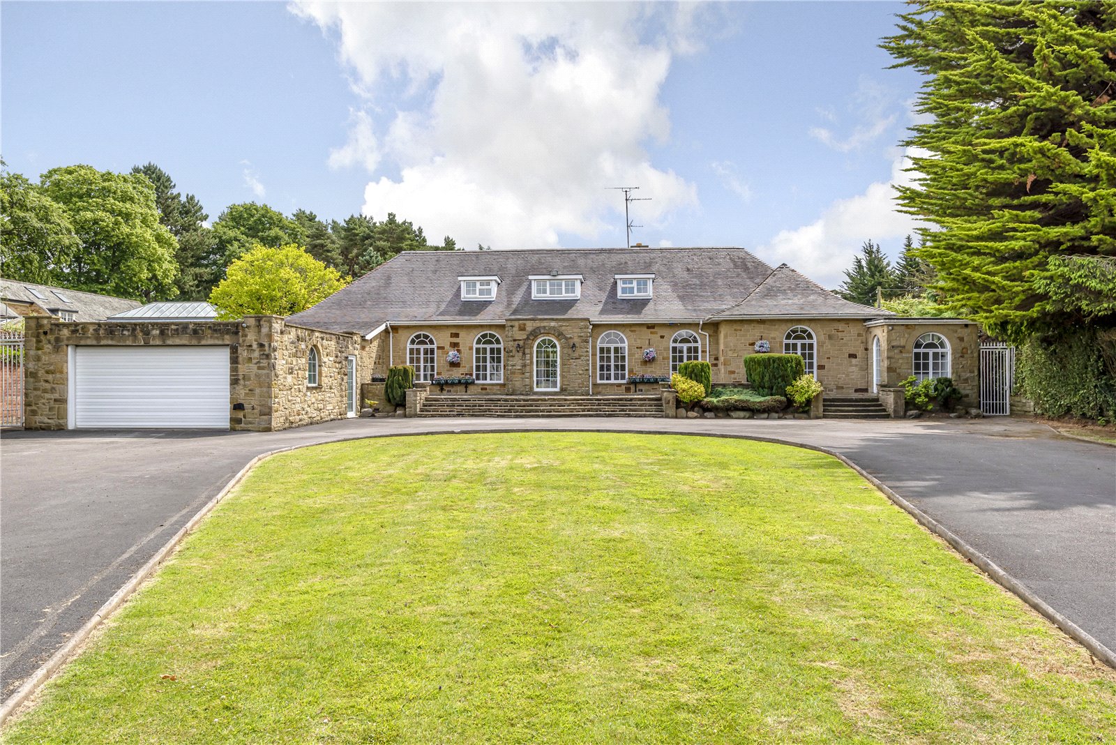 7 bedroom Detached Bungalow for sale in Leeds