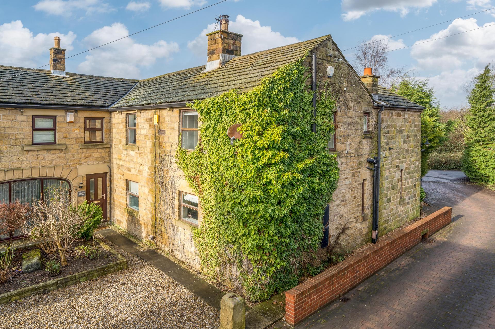 3 bedroom Cottage for sale in Wakefield