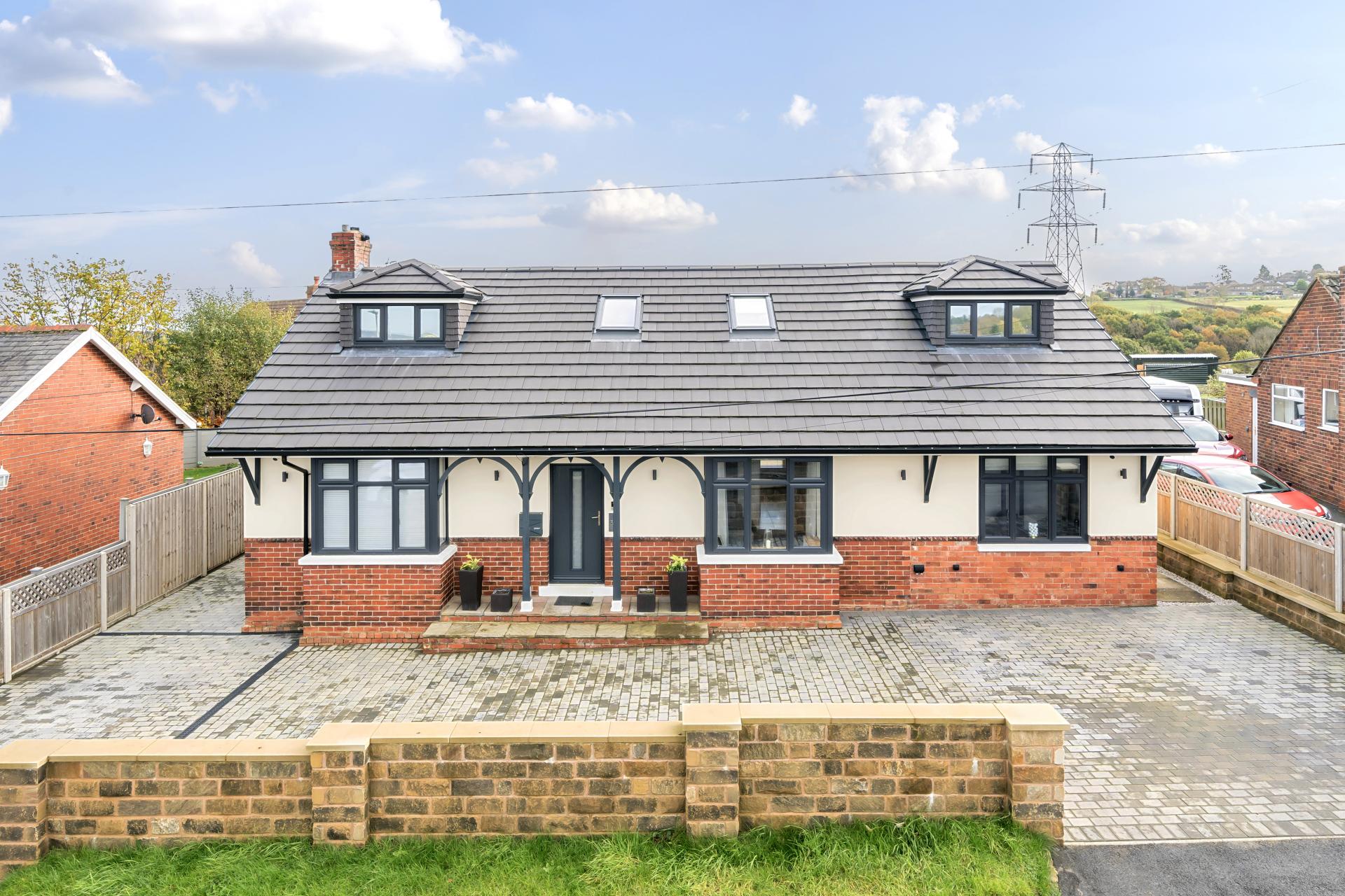 House with additional for sale with 5 bedrooms, Sandy