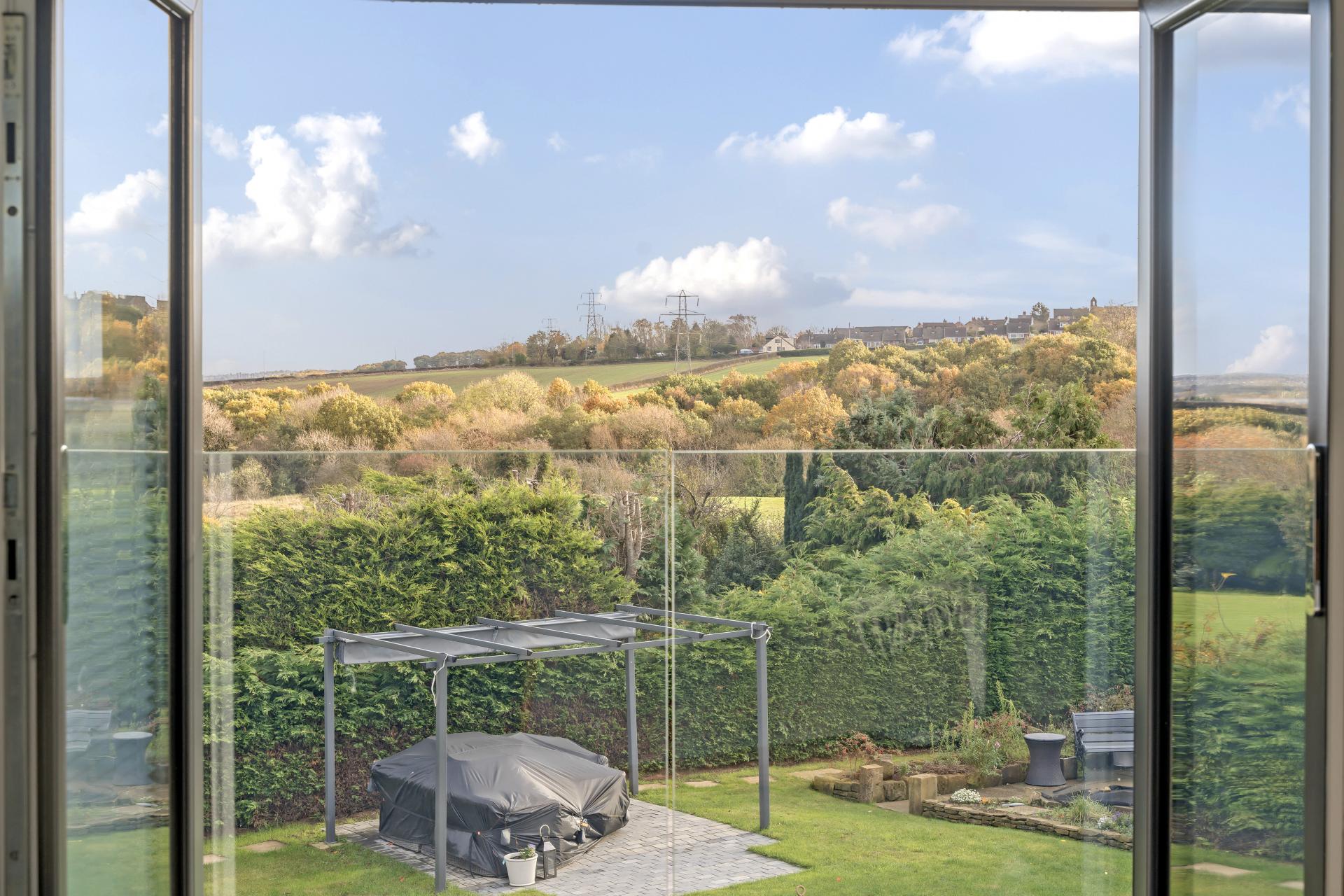 House with additional for sale with 5 bedrooms, Sandy