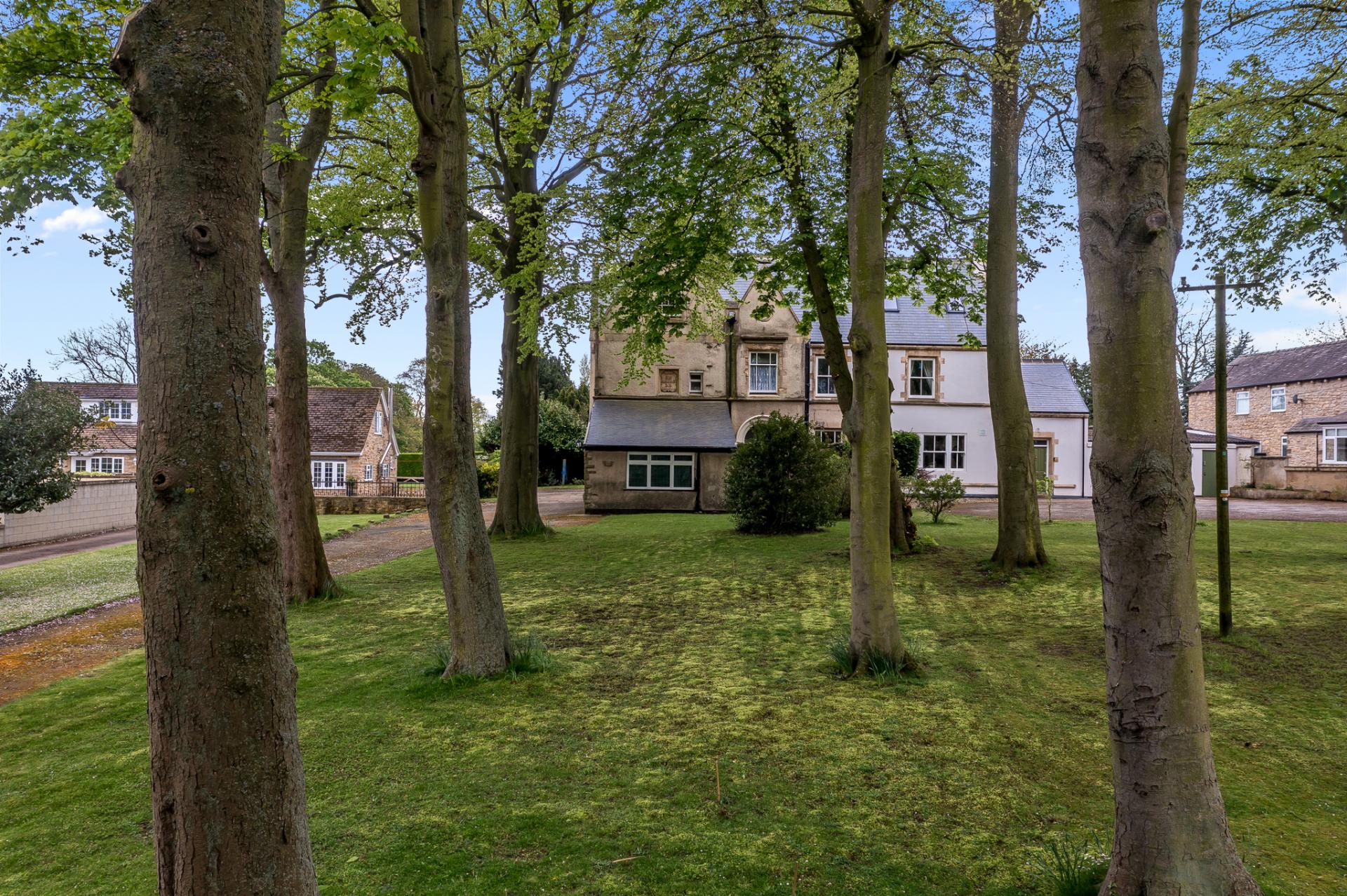 SemiDetached House for sale with 6 bedrooms, Went Edge Road, Kirk