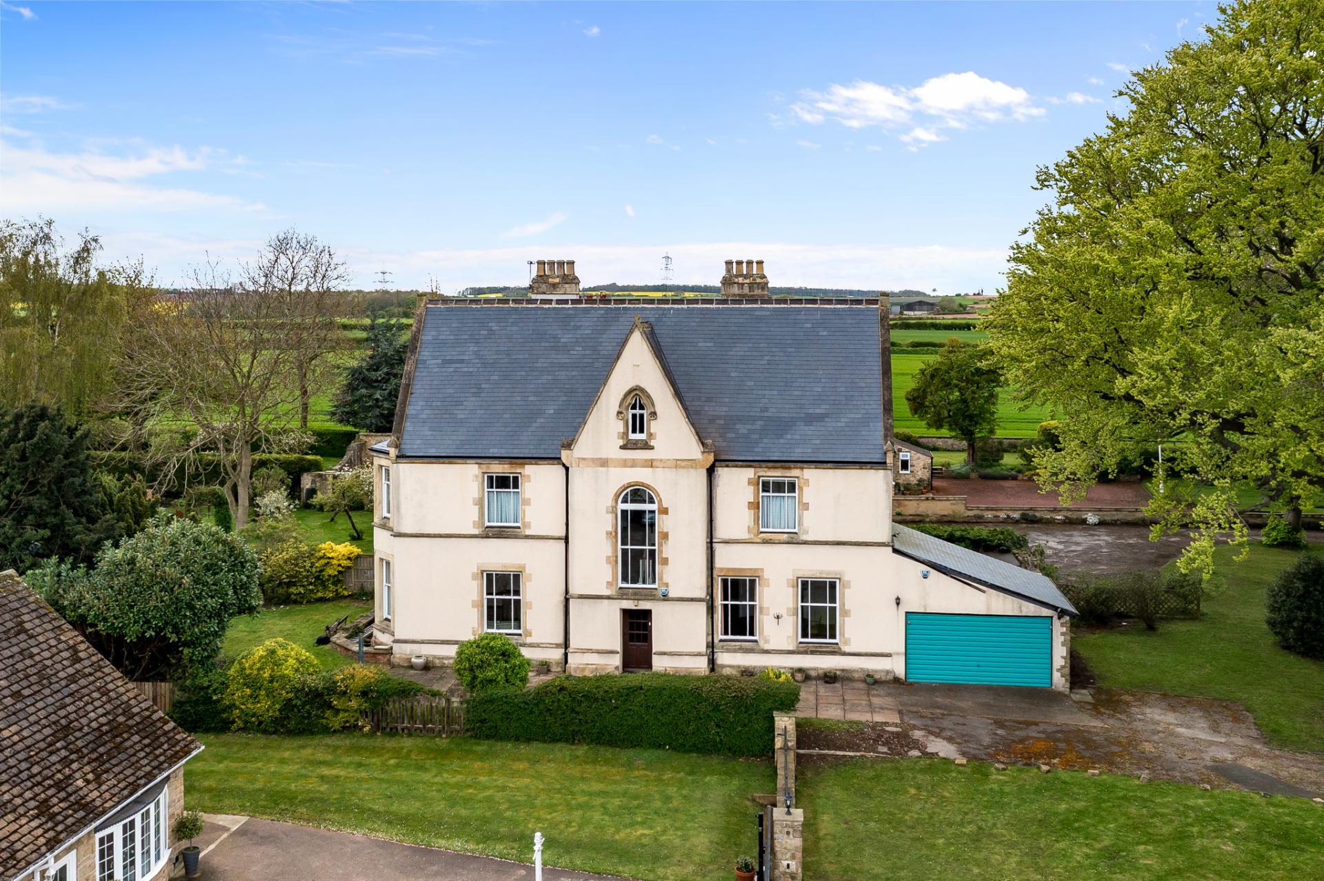 SemiDetached House for sale with 6 bedrooms, Went Edge Road, Kirk