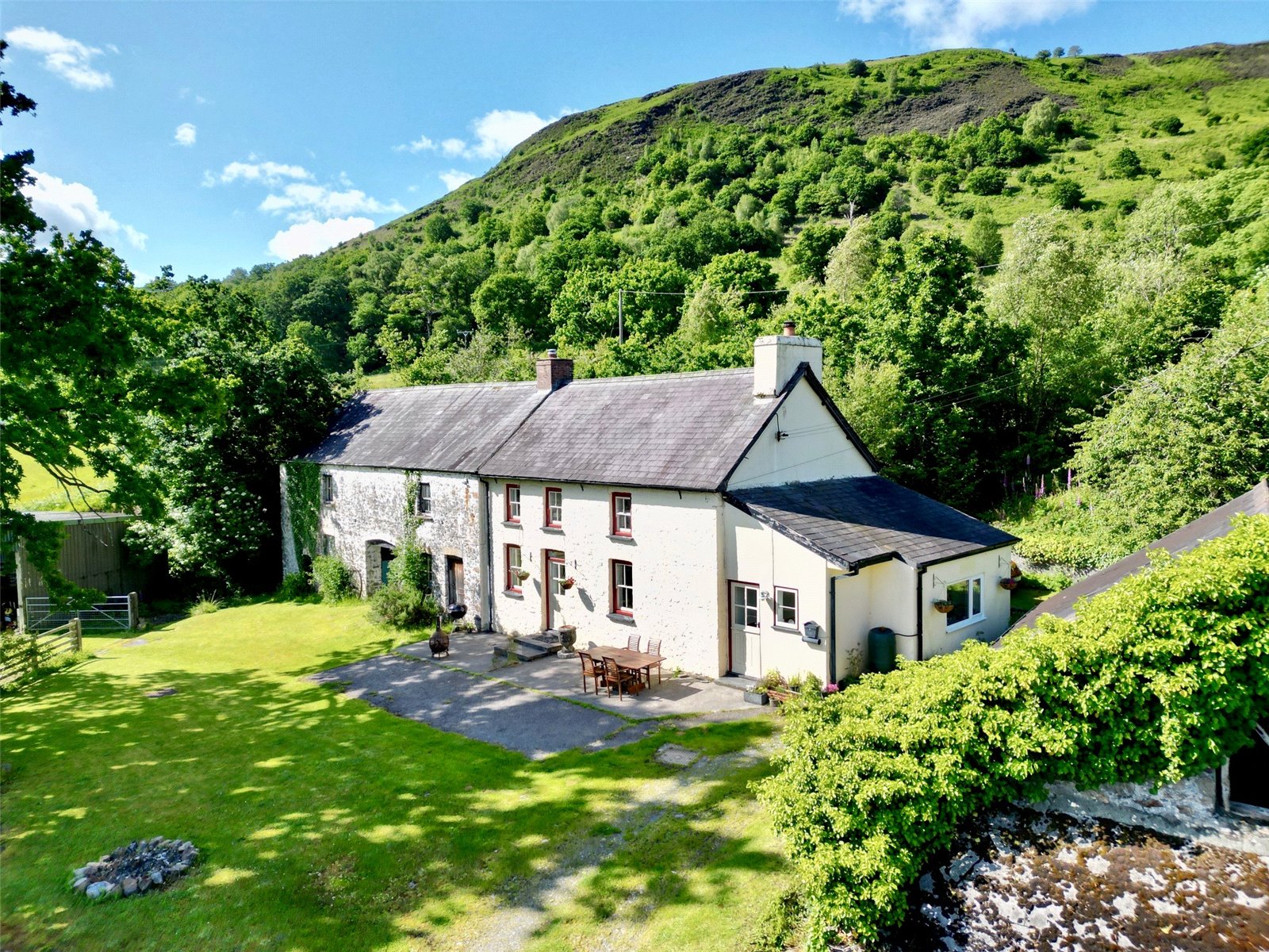 Detached House for sale with 4 bedrooms, Rhandirmwyn, Llandovery Fine