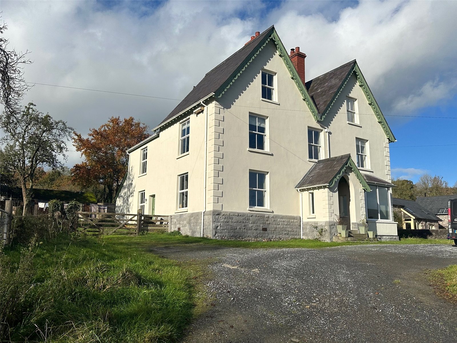 SemiDetached House for sale with 5 bedrooms, Llangadog