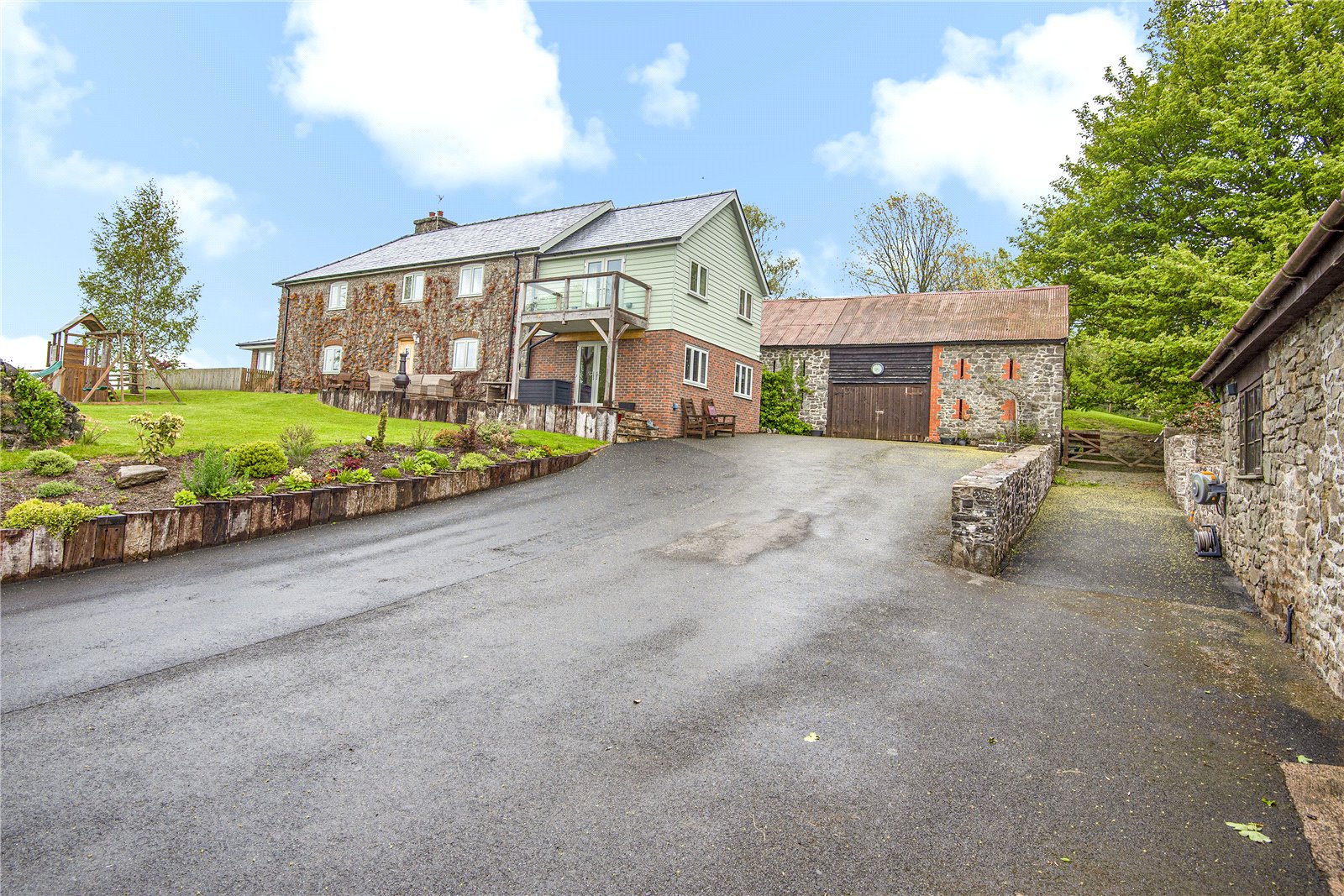 5 bedroom Detached House for sale in Llandrindod Wells