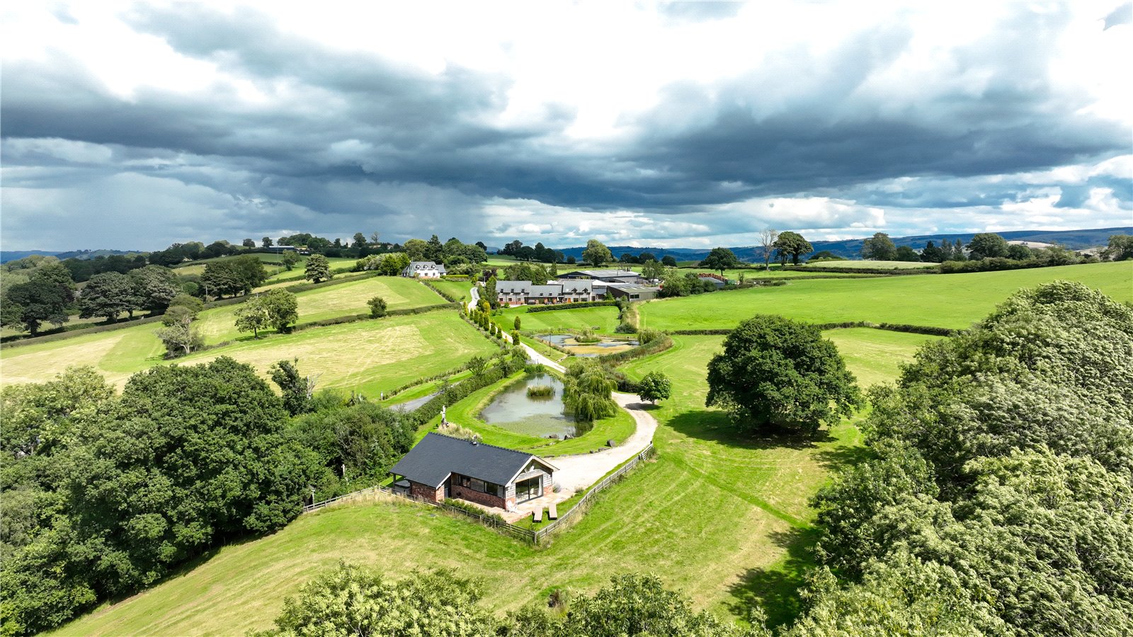 Detached House for sale with 17 bedrooms, Aberhafesp, Newtown Fine