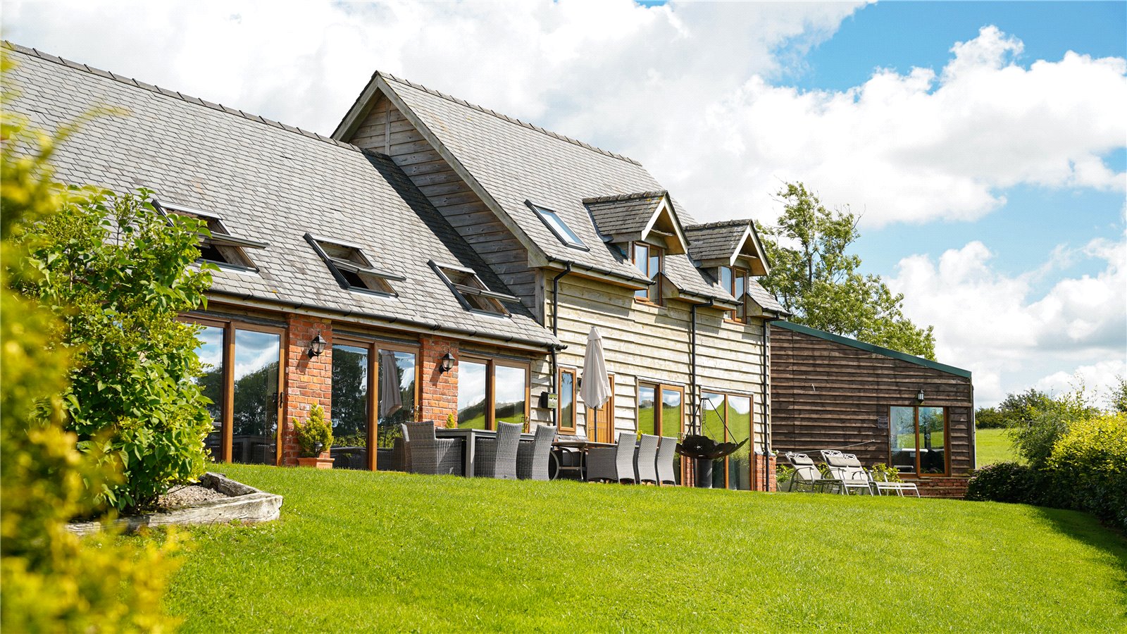 Detached House for sale with 17 bedrooms, Aberhafesp, Newtown Fine