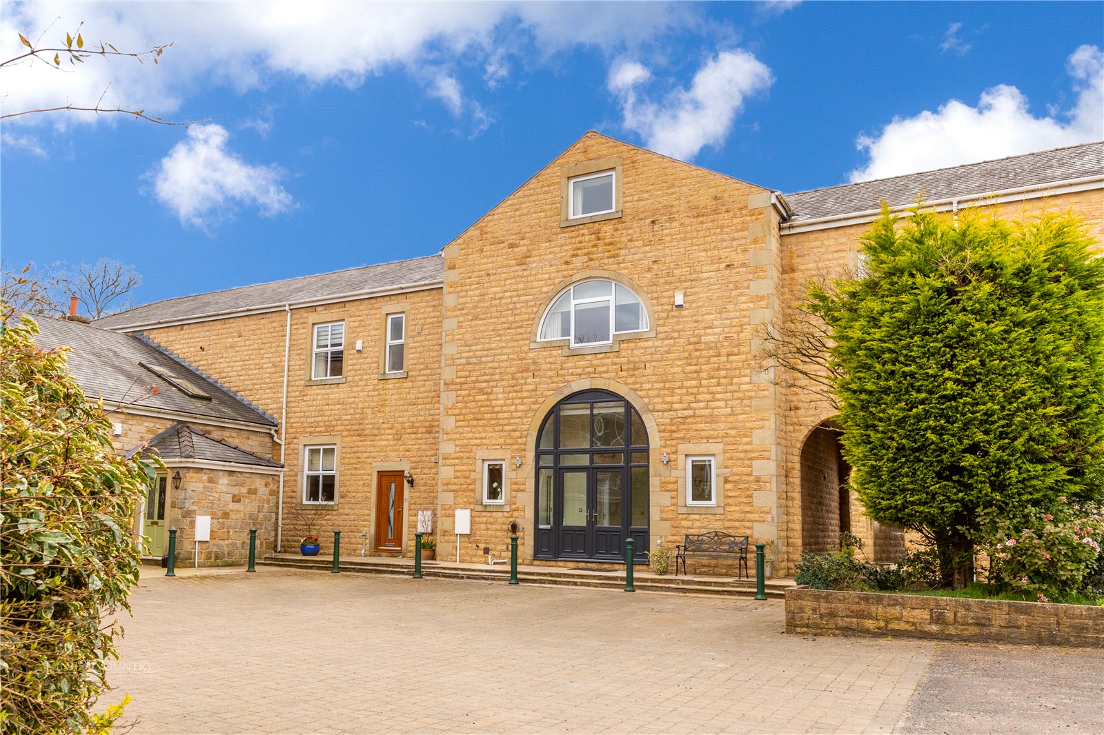 5 bedroom House for sale in Blackburn