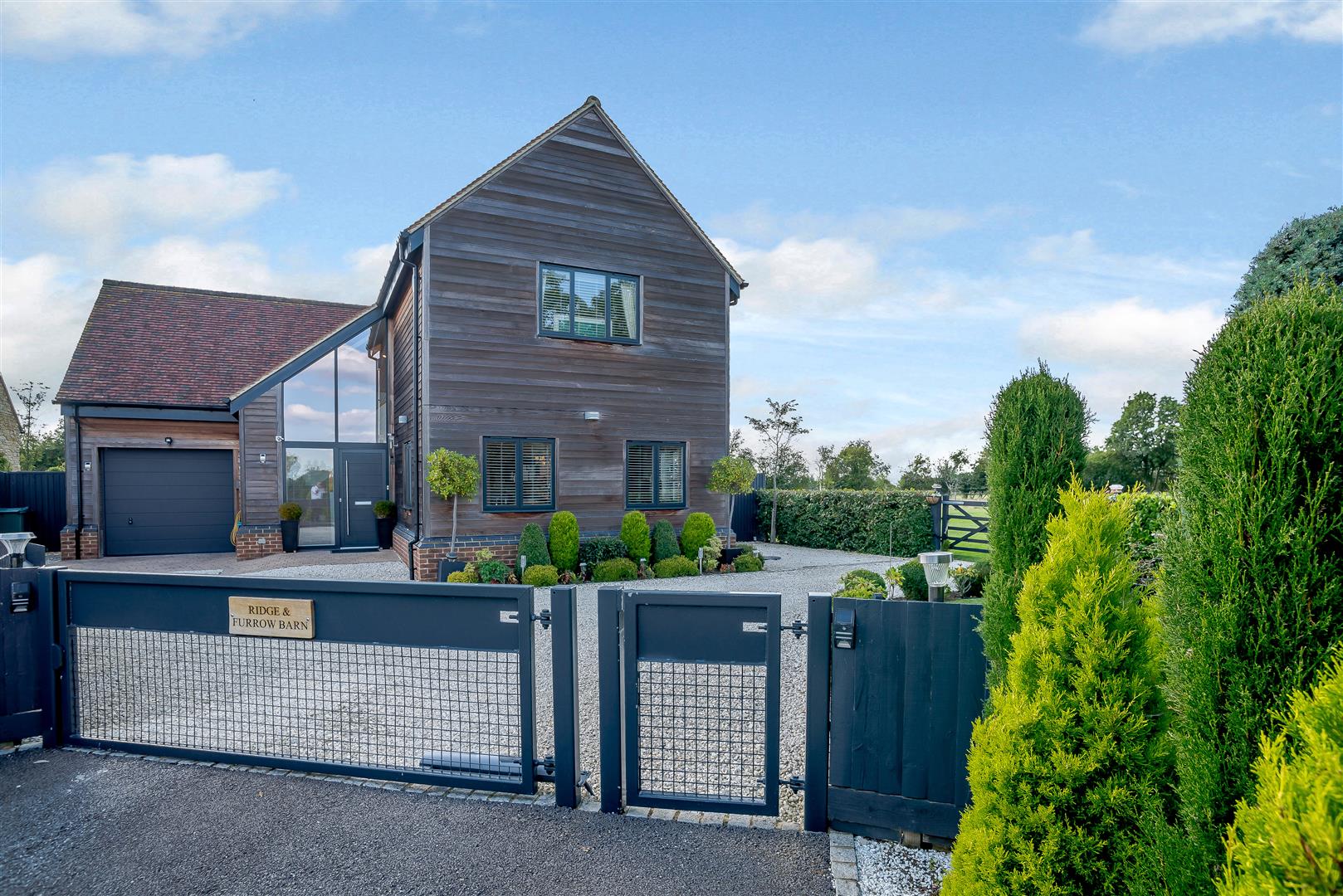 4 Bedroom Detached House For Sale In Buckingham