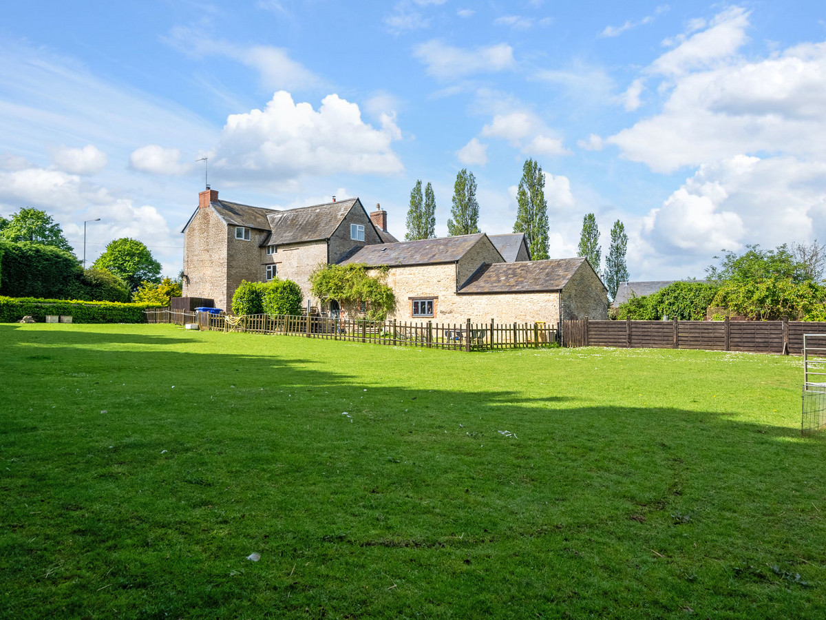 Farm House for sale with 8 bedrooms, Evenley Brackley, Northamptonshire