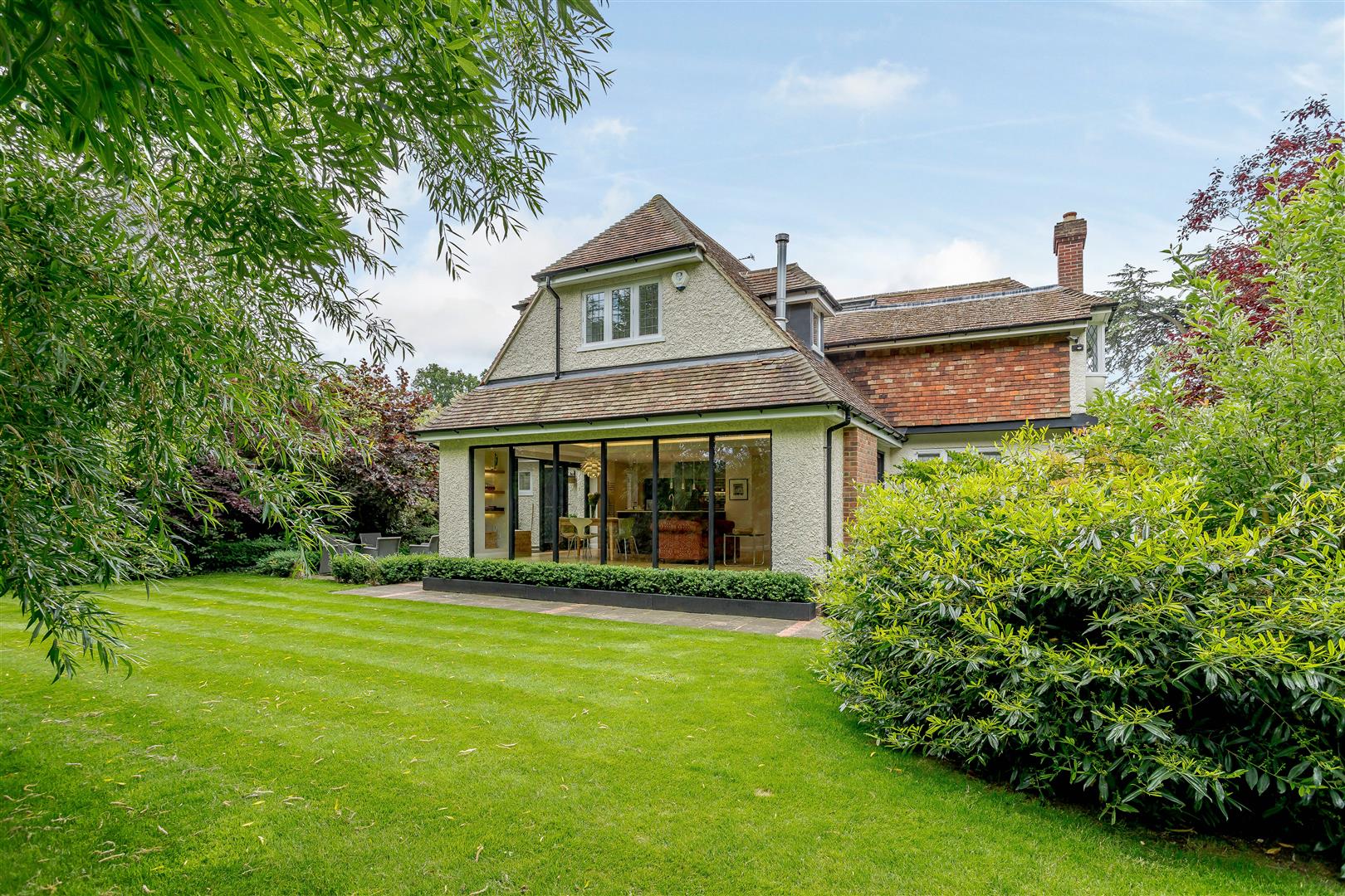 4 bedroom Detached House for sale in Bedford