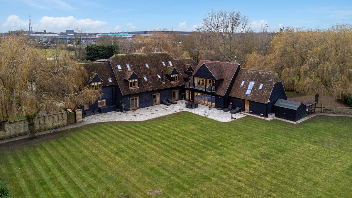 Detached House for sale with 6 bedrooms, St Neots Road Renhold Bedford