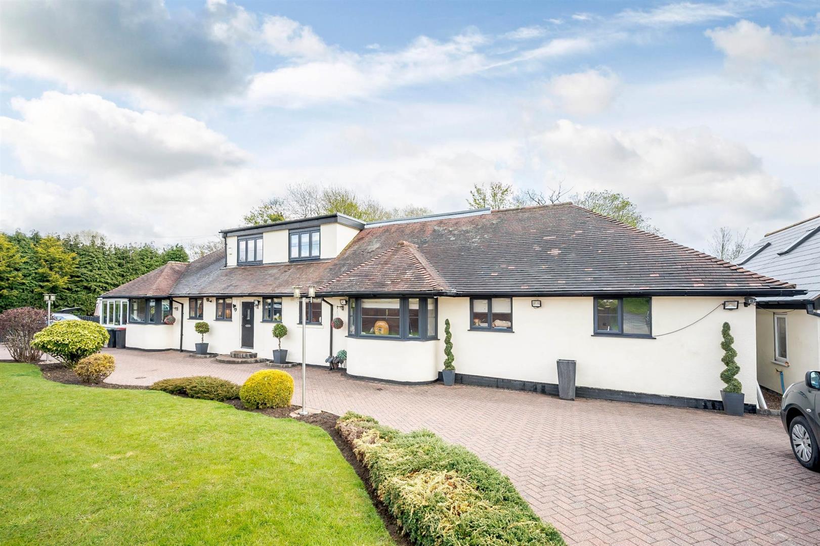 6 bedroom Detached House for sale in Coventry