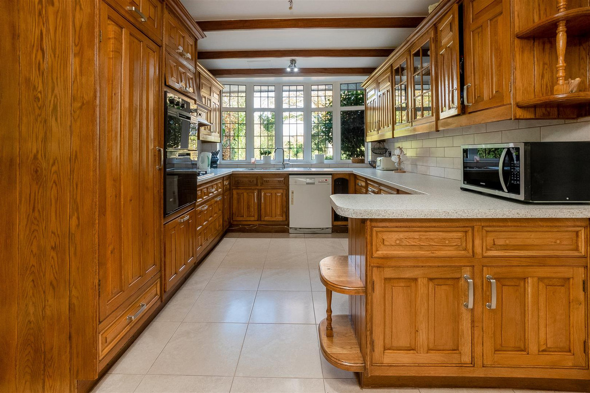 Detached House for sale with 5 bedrooms, Stoneleigh Road Coventry, Warwickshire Fine & Country