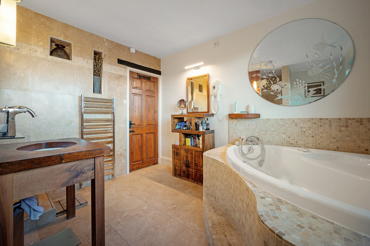 Detached House for sale with 4 bedrooms, Wykin Road Wykin Village