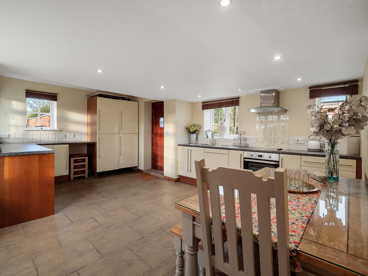 Detached House for sale with 6 bedrooms, Nailstone Road Barton In The