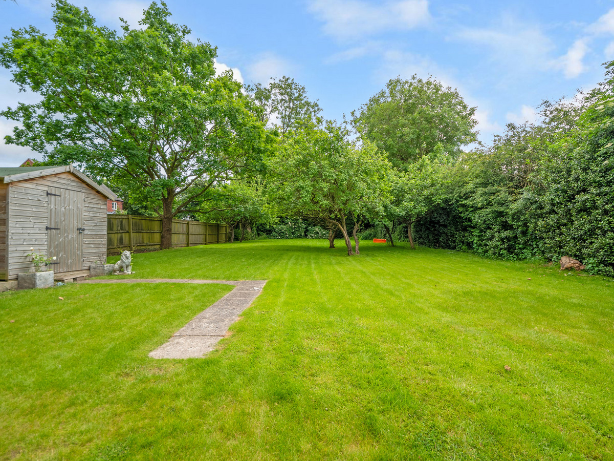 Detached House for sale with 6 bedrooms, Nailstone Road Barton In The