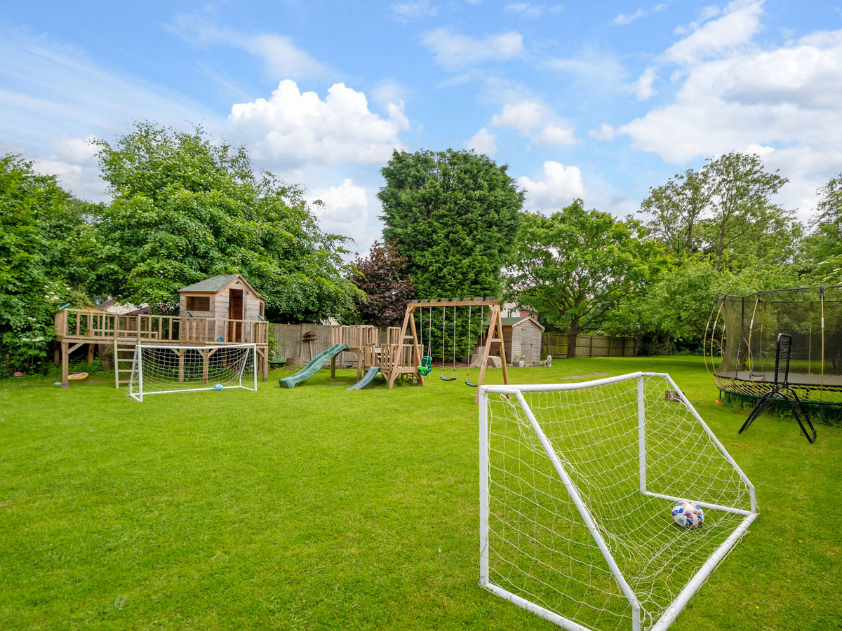 Detached House for sale with 6 bedrooms, Nailstone Road Barton In The