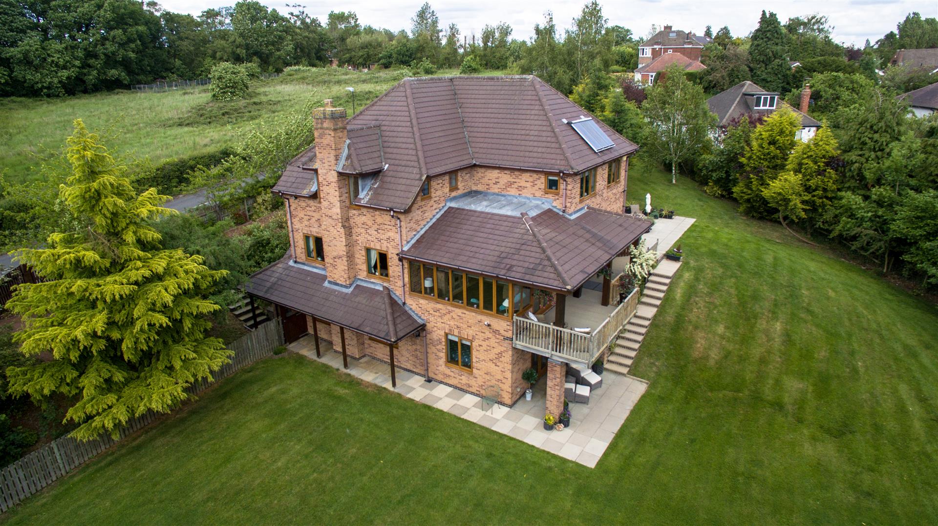 4 bedroom Detached House for sale in Alfreton