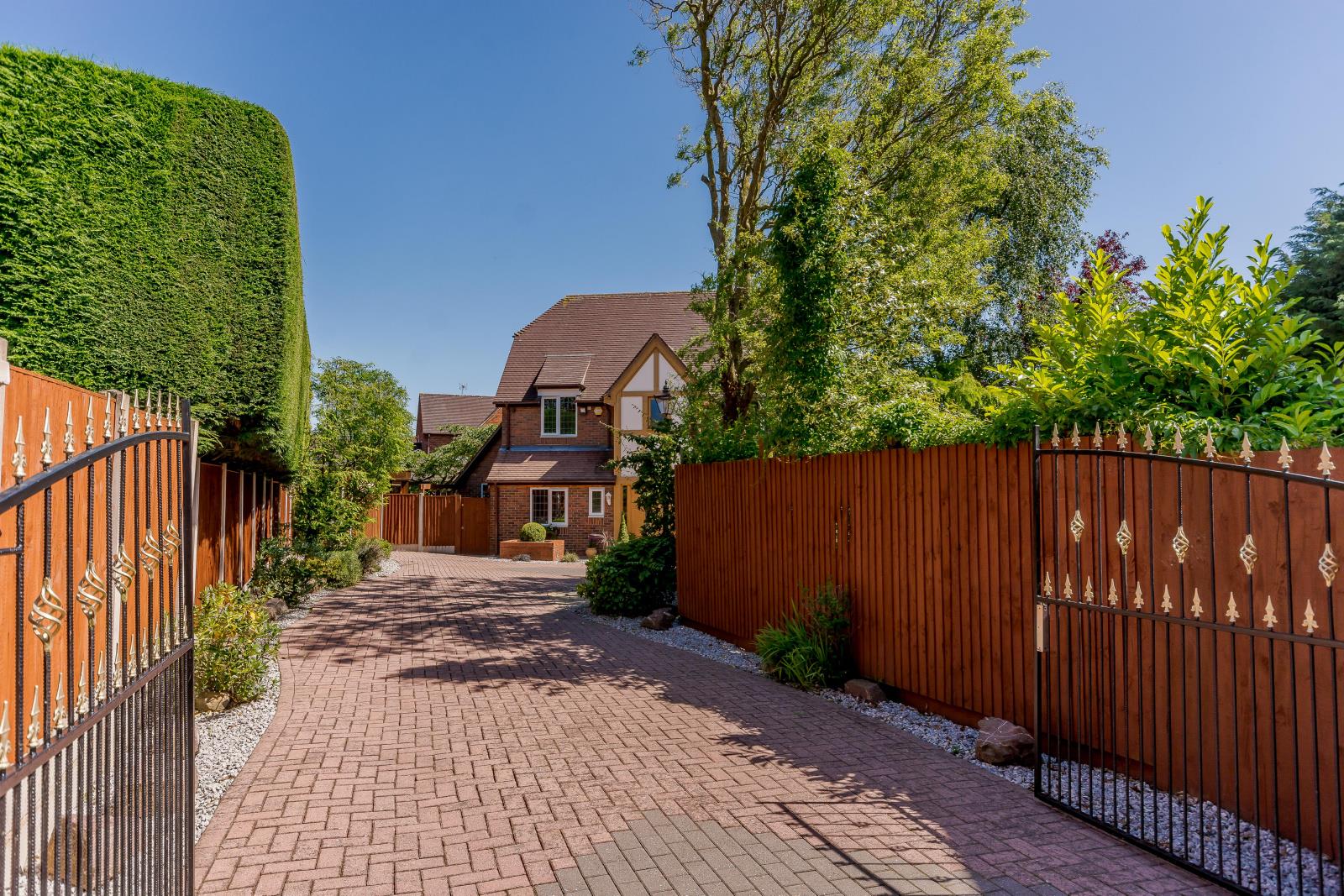 4 bedroom House for sale in Derby