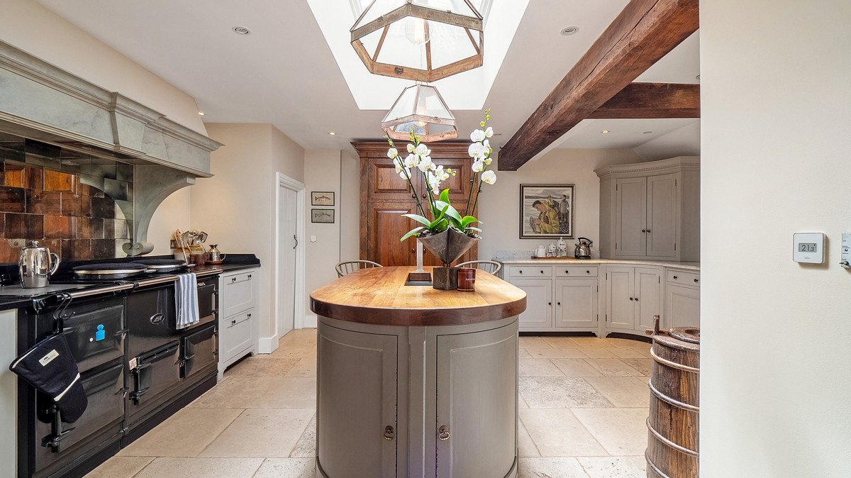 Country House for sale with 6 bedrooms, Etwall, Derbyshire Fine & Country