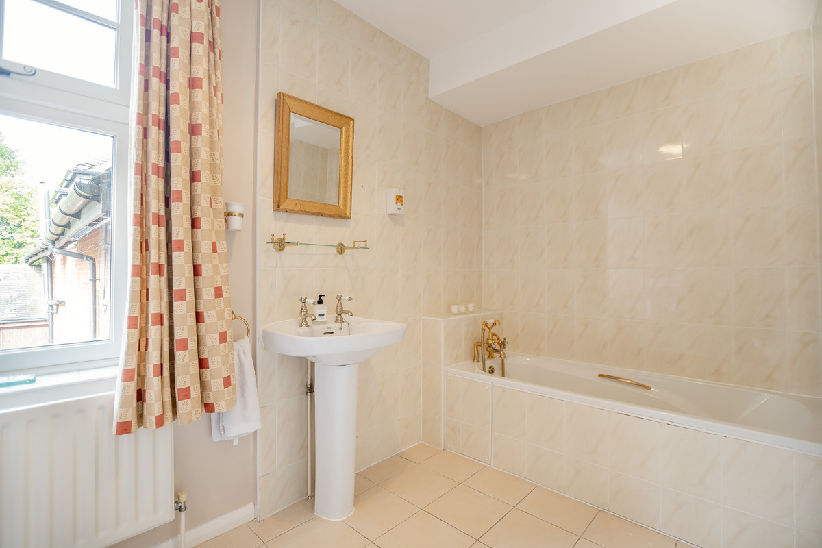 Detached House for sale with 8 bedrooms, Parwich, Derbyshire Fine