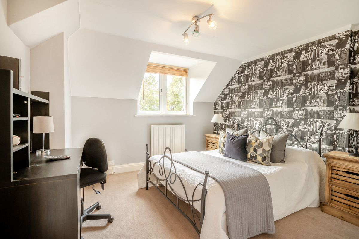 Detached House for sale with 8 bedrooms, Parwich, Derbyshire Fine