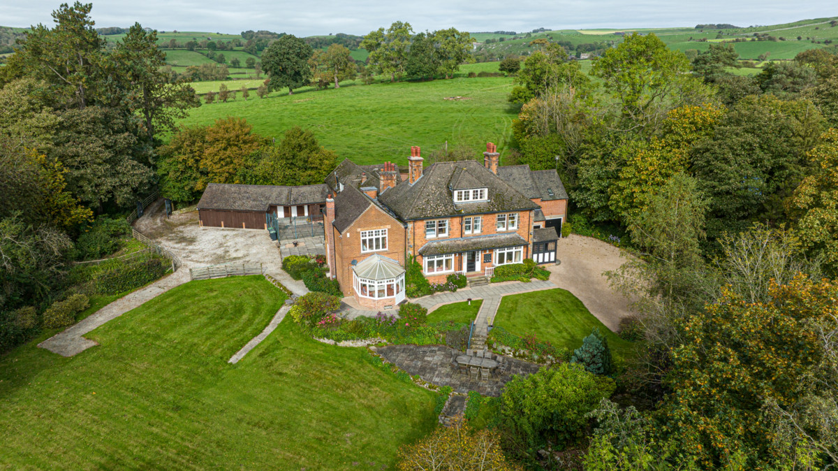 Detached House for sale with 8 bedrooms, Parwich, Derbyshire Fine