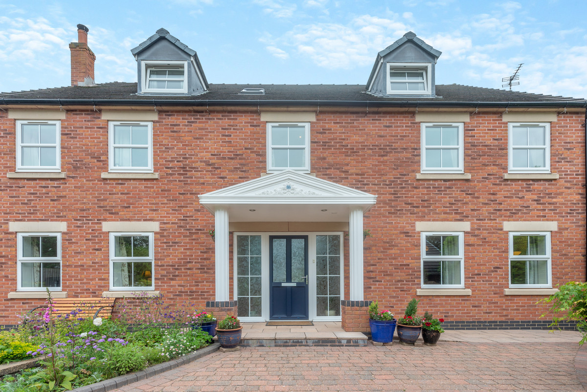 Detached House for sale with 5 bedrooms, Executive FIVE Double bedroom spacious detached