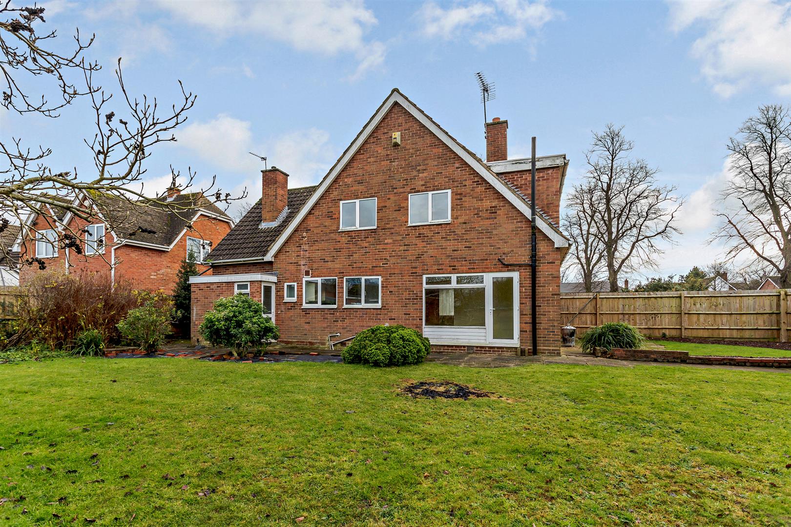 4 bedroom Detached House for sale in Leamington Spa