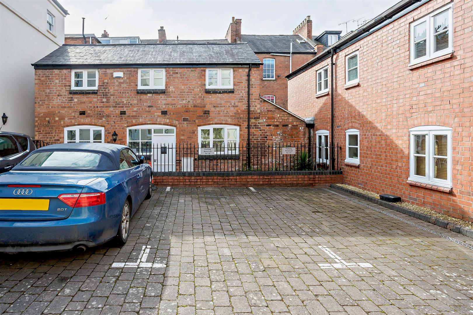 3 bedroom Duplex for sale in Leamington Spa