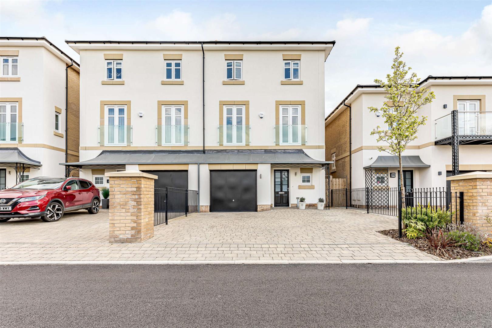 4 bedroom SemiDetached House for sale in Leamington Spa