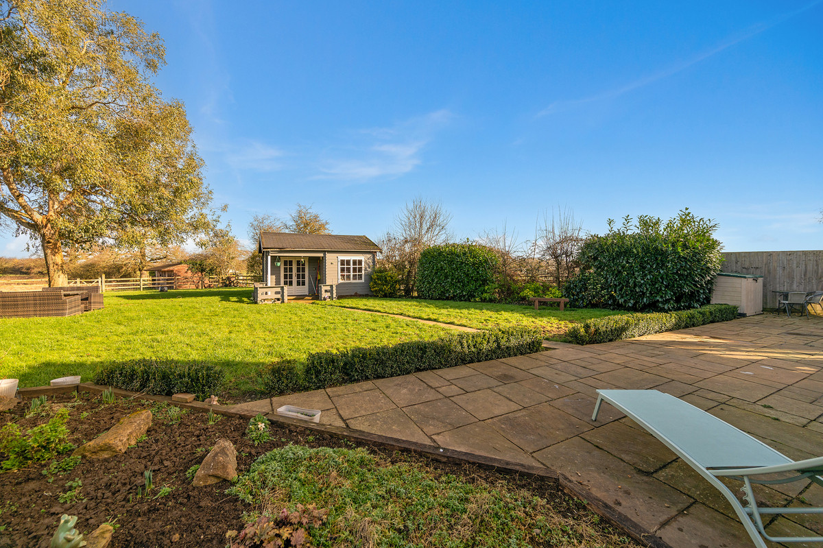 Detached House for sale with 5 bedrooms, North Street Rothersthorpe