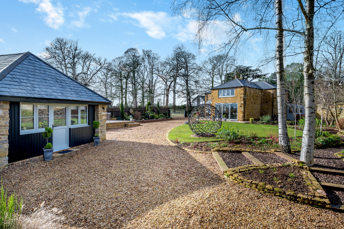 Detached House for sale with 4 bedrooms, Sywell Road Overstone