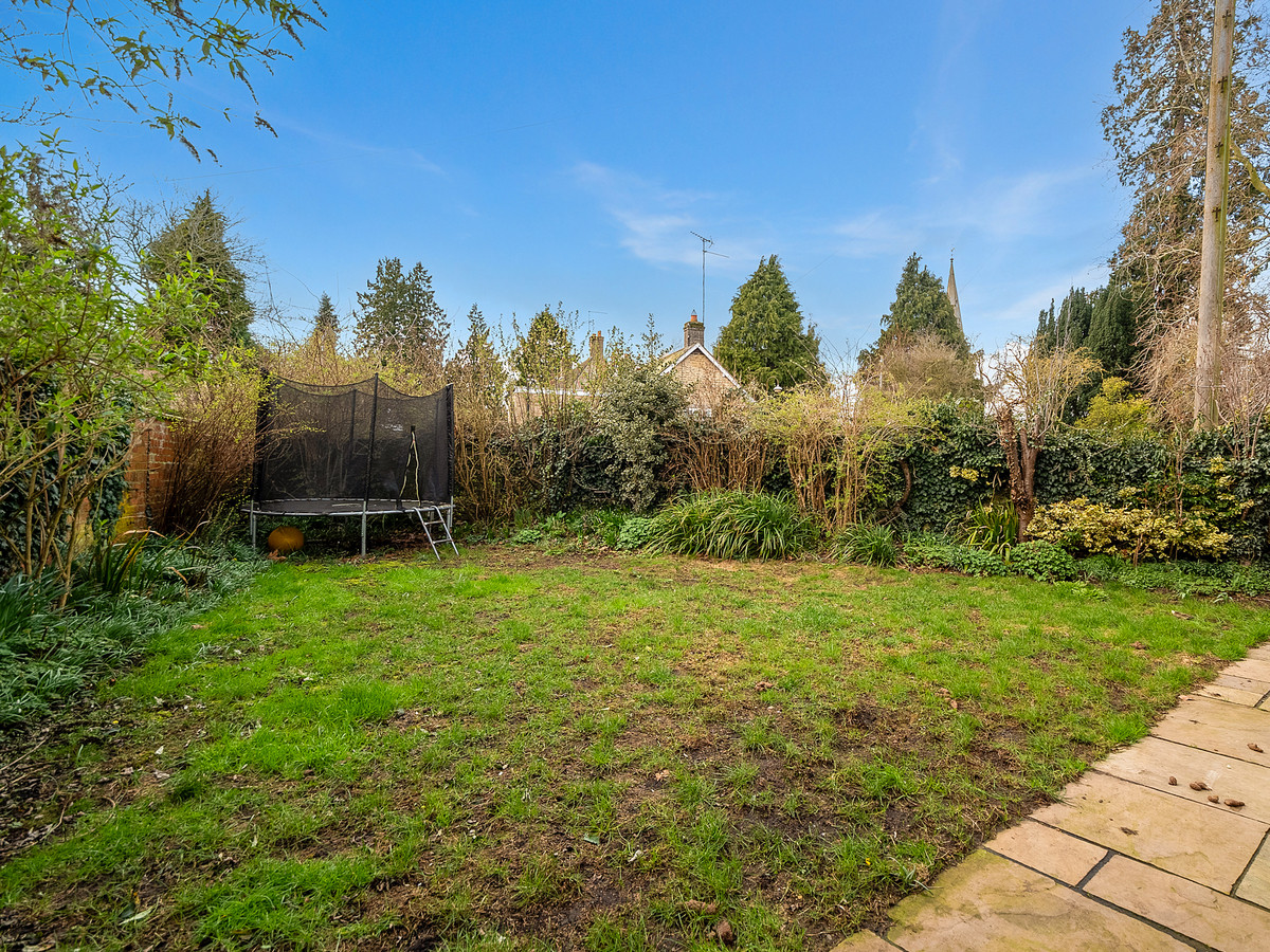 SemiDetached House for sale with 4 bedrooms, High Street, Denford