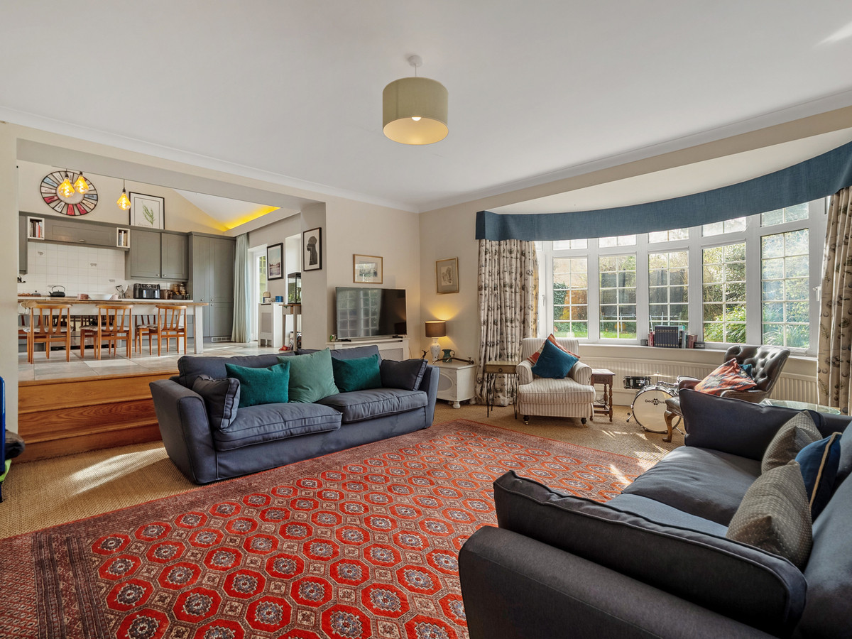 SemiDetached House for sale with 4 bedrooms, High Street, Denford