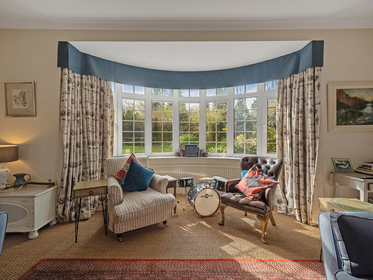 SemiDetached House for sale with 4 bedrooms, High Street, Denford