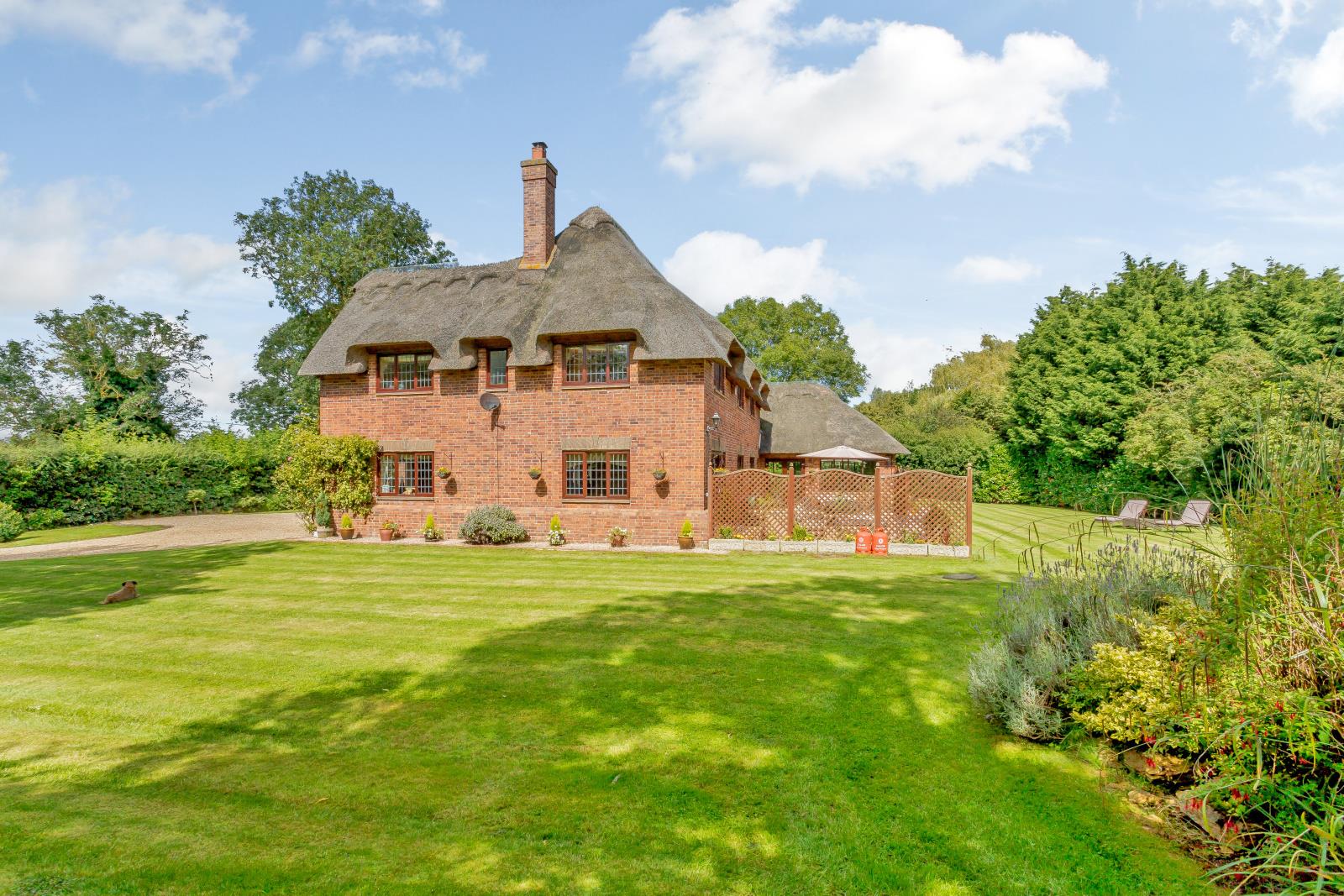 5 bedroom Detached House for sale in Northampton