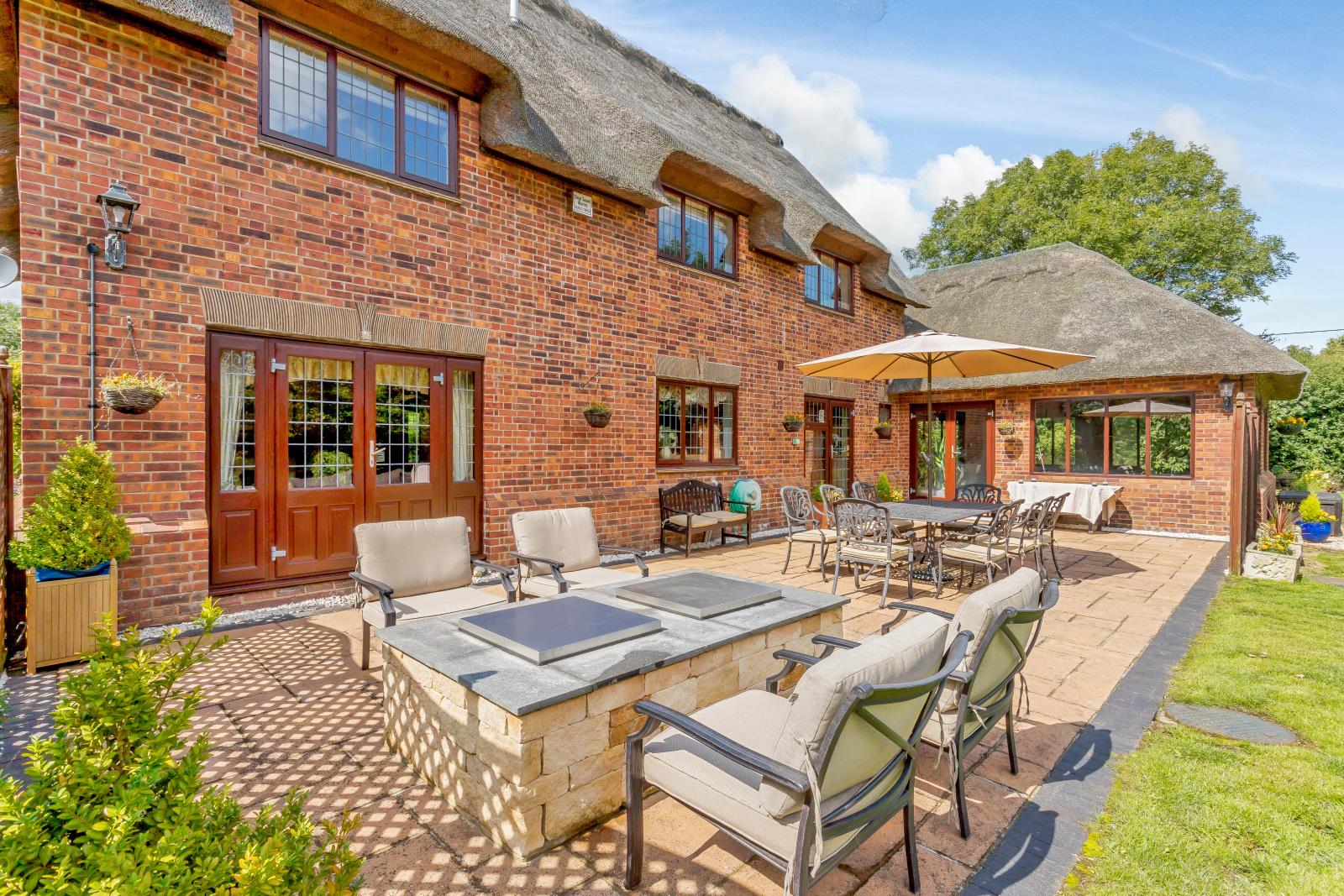 5 bedroom Detached House for sale in Northampton