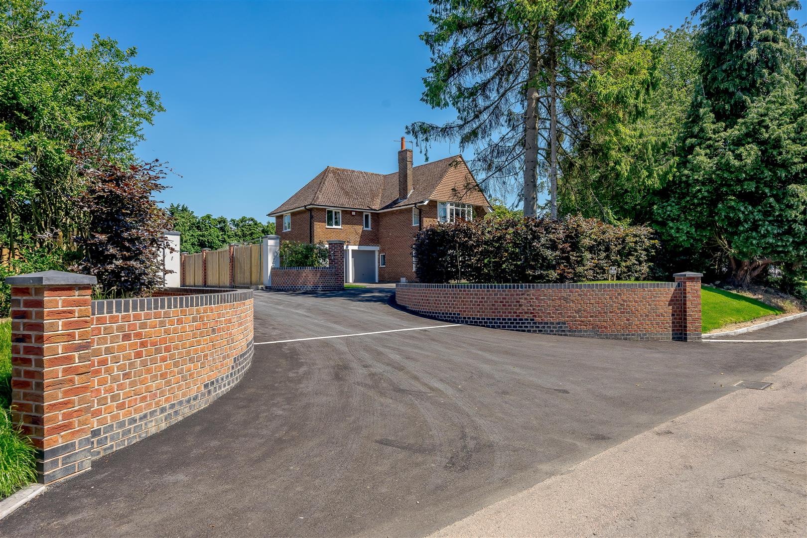 5 bedroom House for sale in Rugby