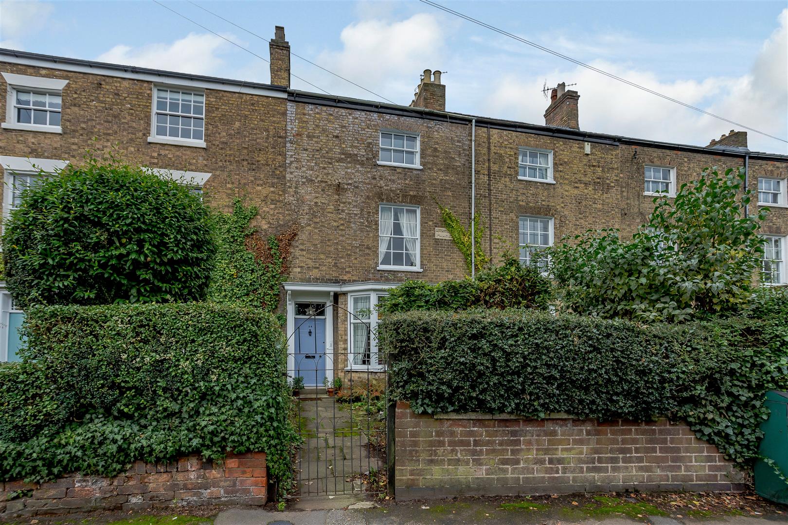 4 bedroom Town House for sale in Rugby