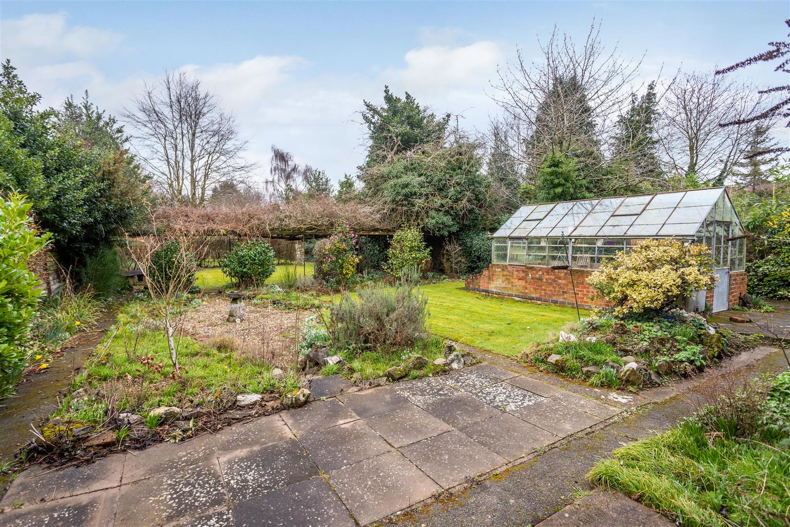 4 bedroom Detached House for sale in Rugby