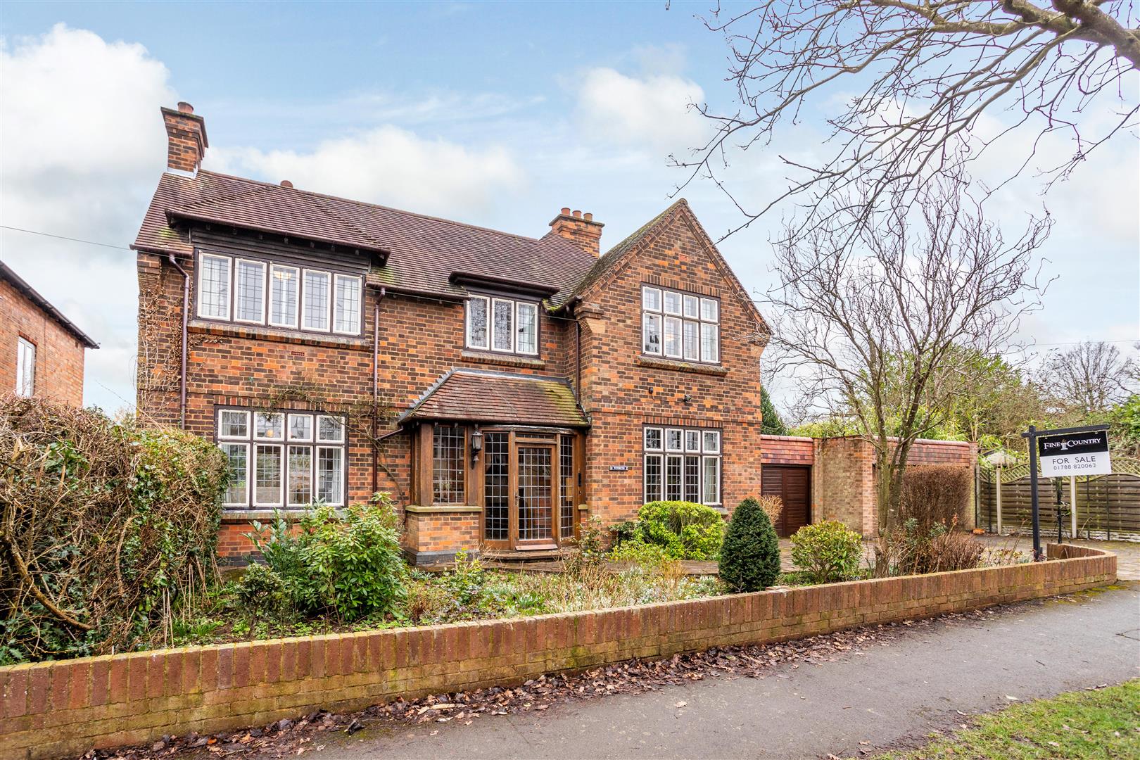 4 bedroom Detached House for sale in Rugby