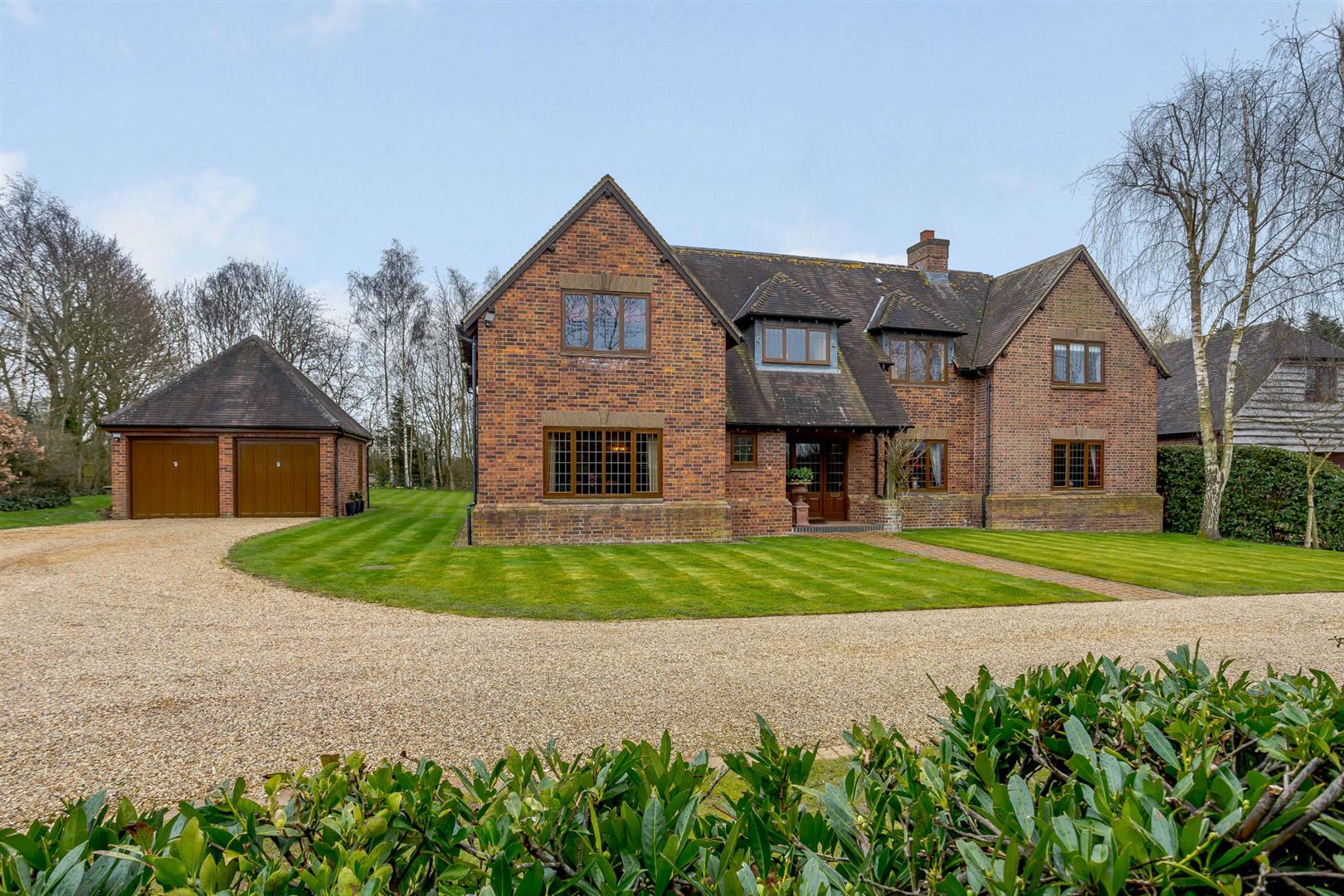 5 bedroom Detached House for sale in Northampton